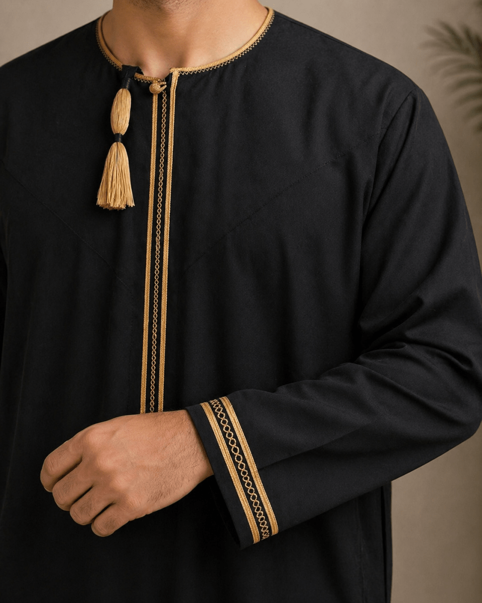 Black And Gold Omani Design - Adhkar